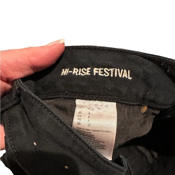 AMERICAN EAGLE  BLACK HI RISE FESTIVAL STRETCH SHORTS SIZE 8 - Picture 3 of 4